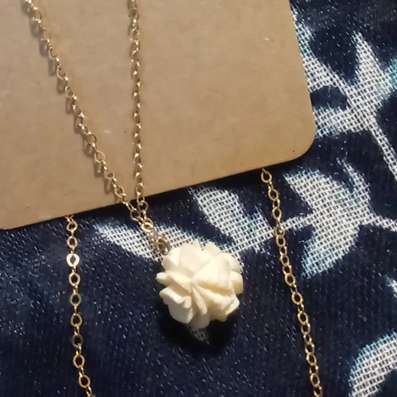 Vintage Gold 1/20 Gf 12k Necklace with Cream Rose Pendant. 20 In Long - Picture 7 of 9